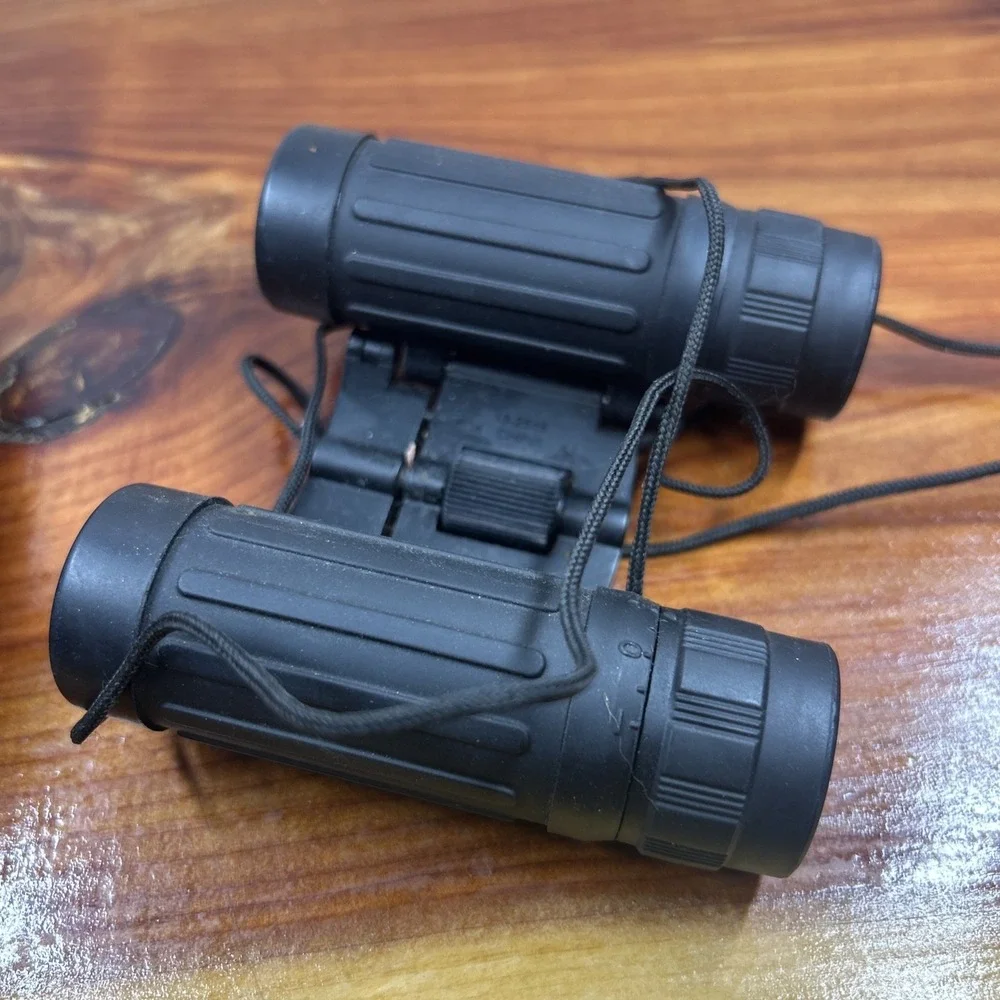 Bushnell 8X21 Black Binoculars 378FT AT 1000 YDS Camo 8 x 21 W/Case - Picture 4 of 9